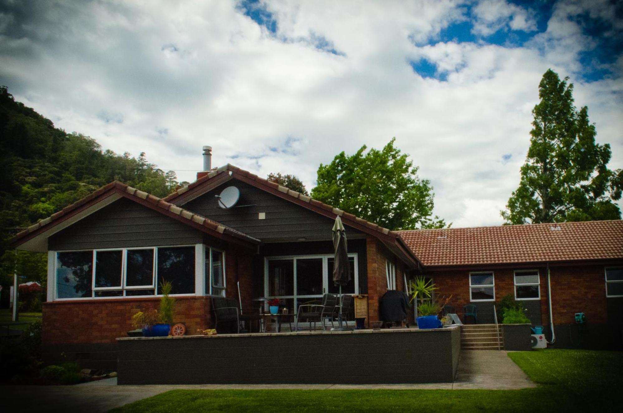 The Nunnery Hotel Te Aroha Buitenkant foto
