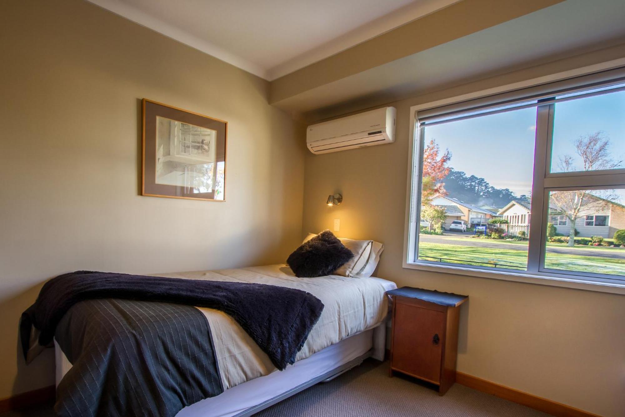 The Nunnery Hotel Te Aroha Buitenkant foto