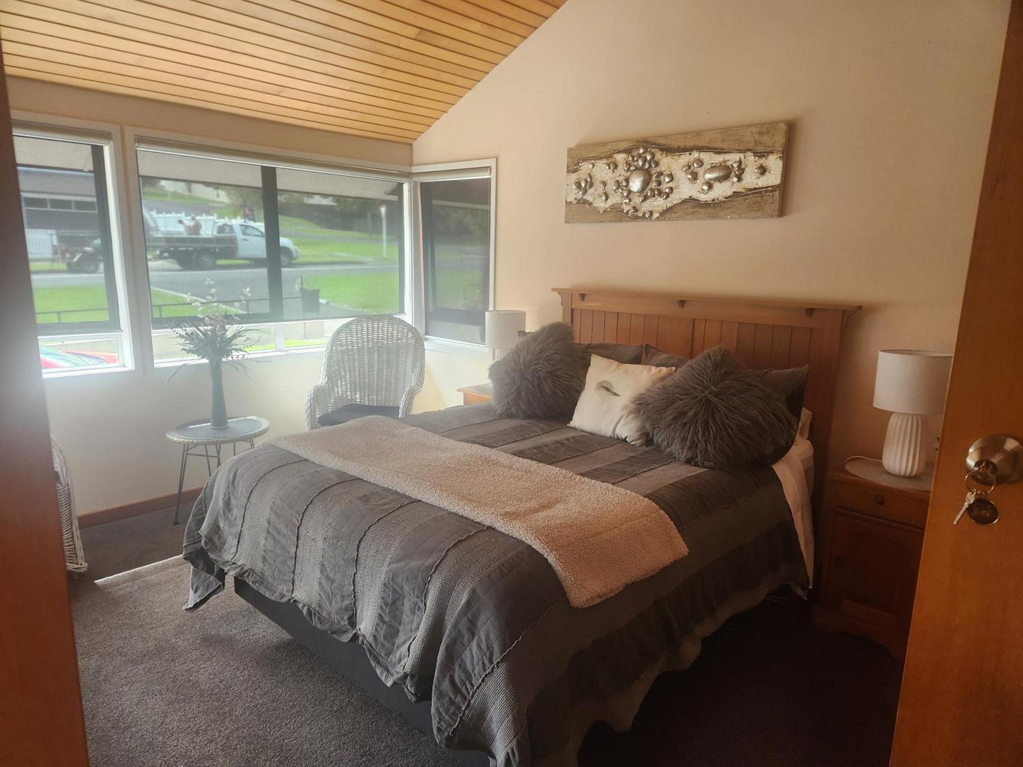 The Nunnery Hotel Te Aroha Buitenkant foto