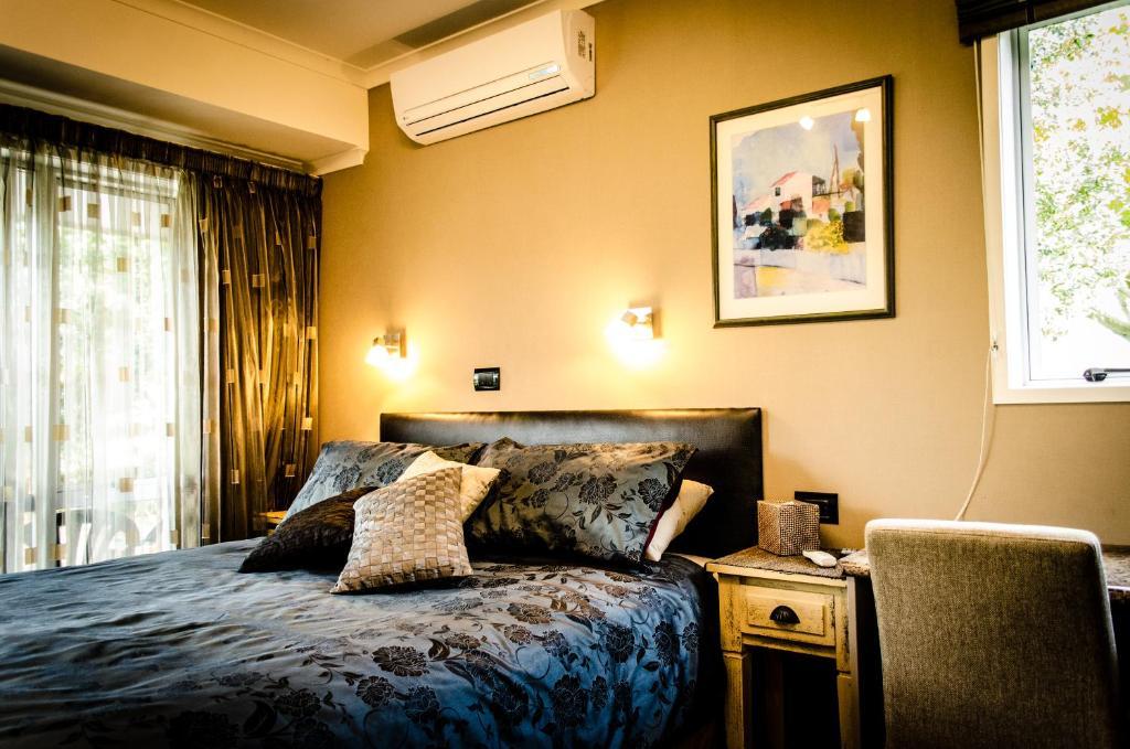 The Nunnery Hotel Te Aroha Buitenkant foto
