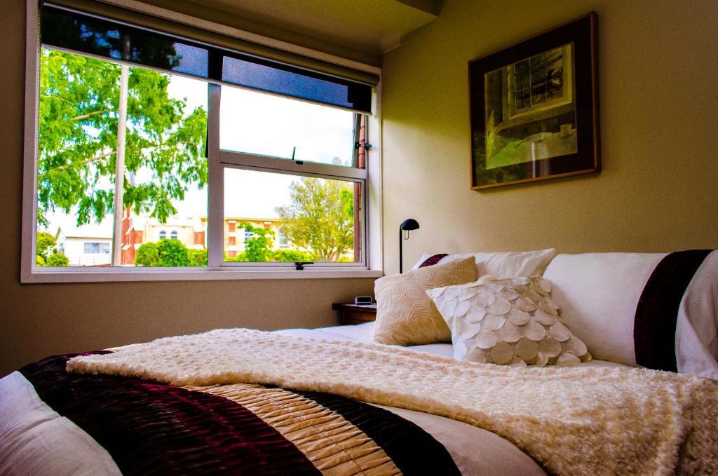 The Nunnery Hotel Te Aroha Buitenkant foto