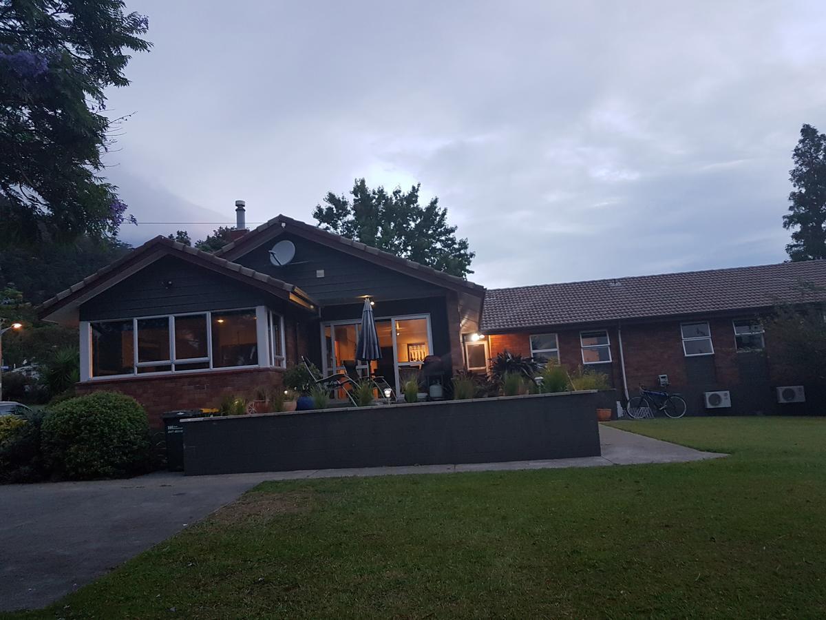 The Nunnery Hotel Te Aroha Buitenkant foto