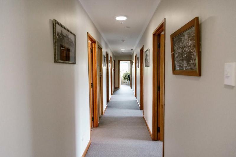 The Nunnery Hotel Te Aroha Buitenkant foto